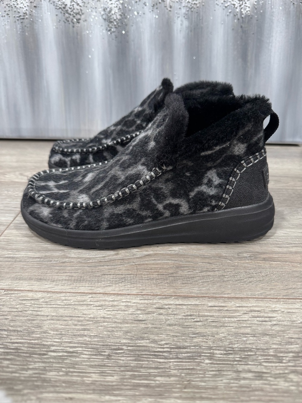 Hey Dude Denny Leopard Print - Picture 2 of 6